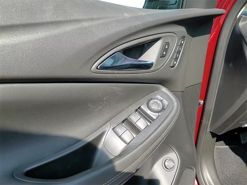 Vehicle image 16 of 28