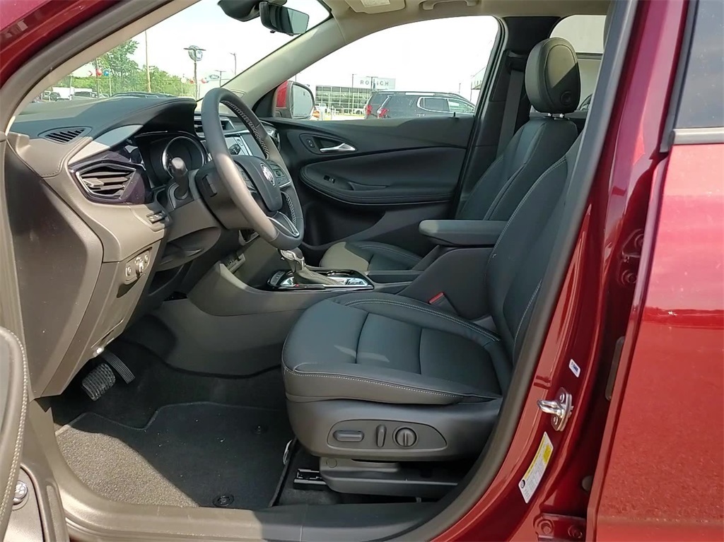 Vehicle image 17 of 28