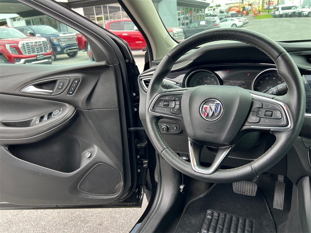 Vehicle image 21 of 35