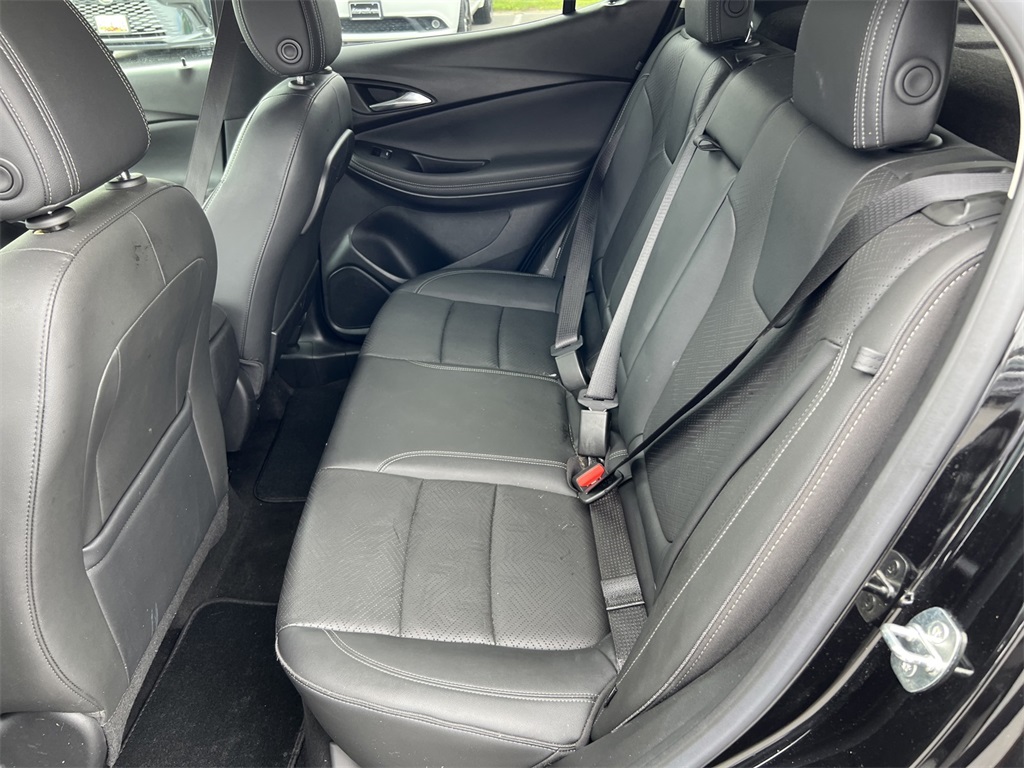 Vehicle image 17 of 35