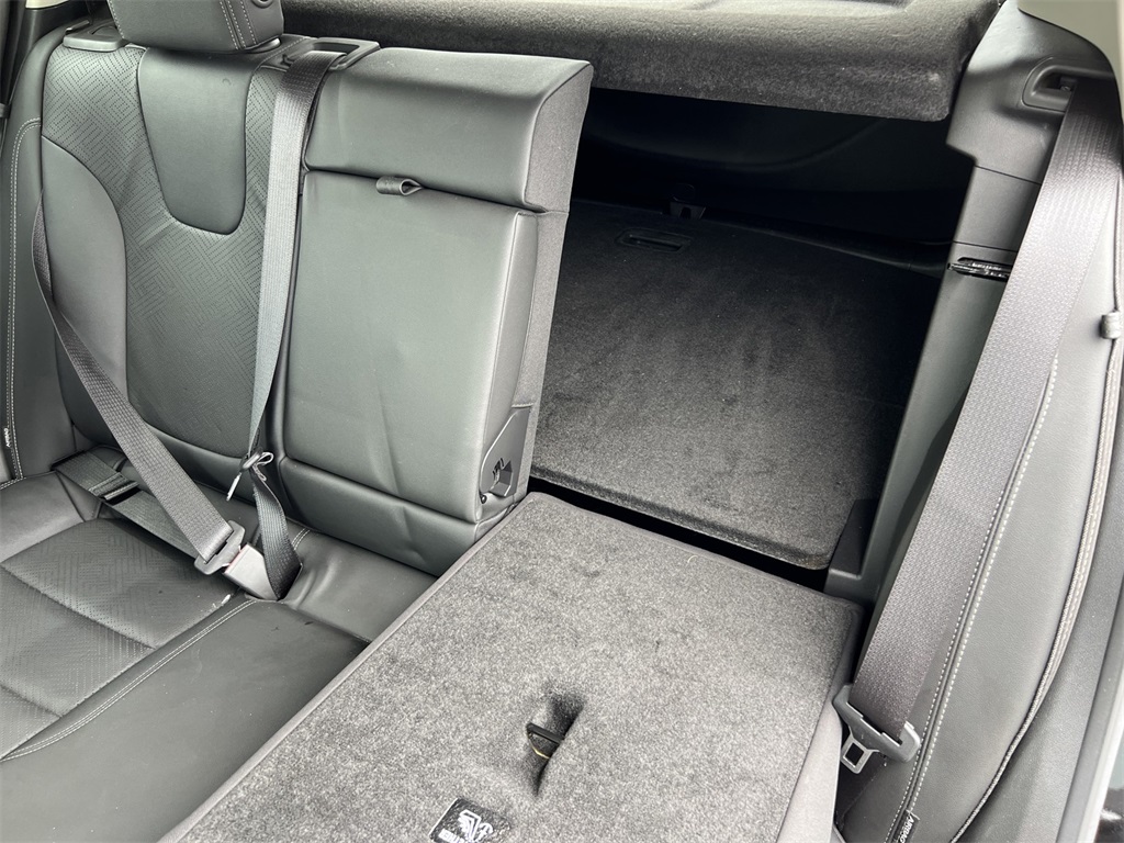 Vehicle image 19 of 35