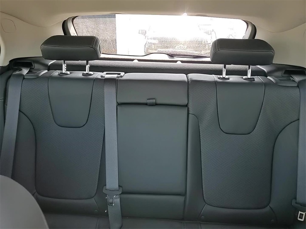 Vehicle image 25 of 26