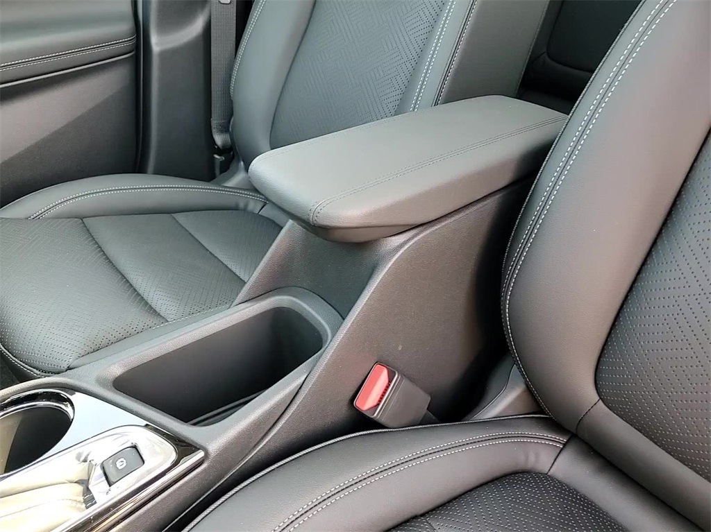 Vehicle image 23 of 26