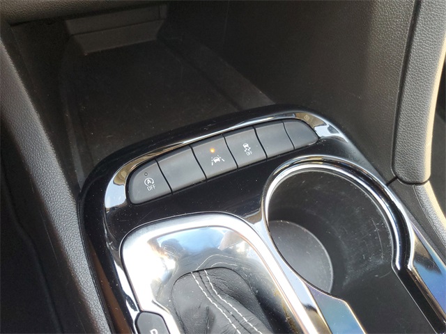 Vehicle image 26 of 36