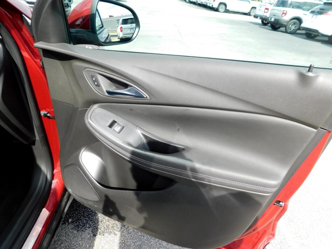 Vehicle image 14 of 39