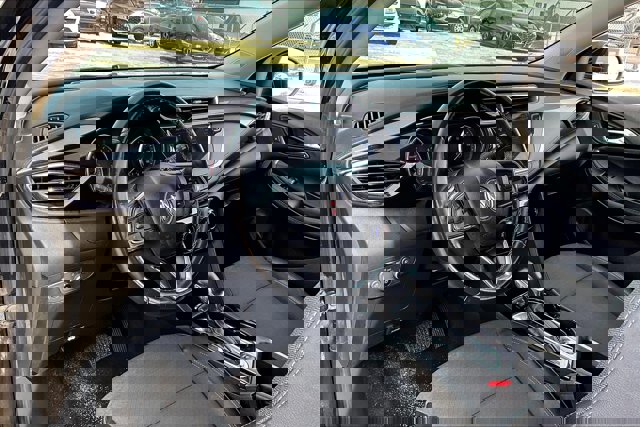 Vehicle image 21 of 39