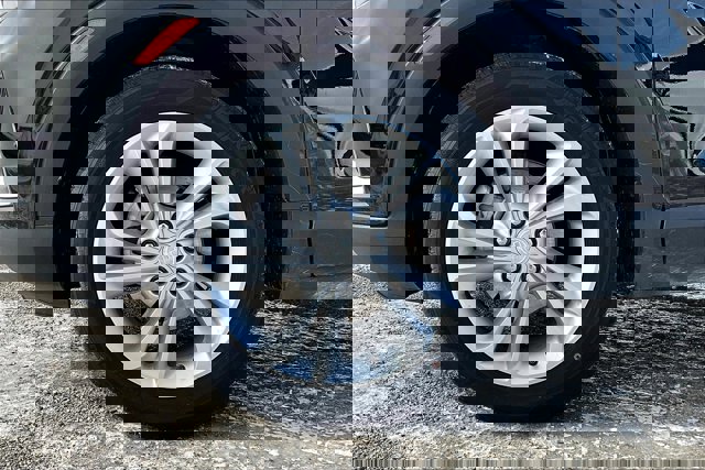 Vehicle image 13 of 39