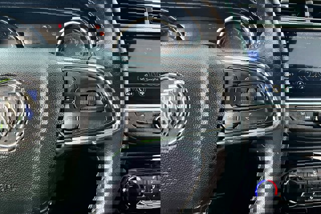 Vehicle image 24 of 39