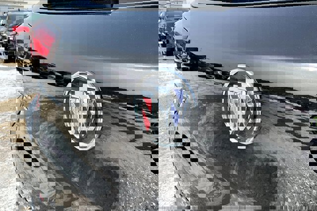 Vehicle image 12 of 39