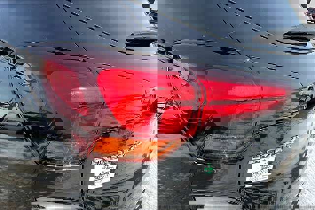 Vehicle image 29 of 39