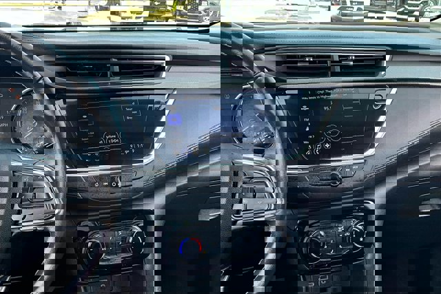 Vehicle image 10 of 39