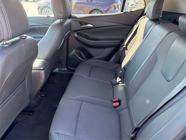 Vehicle image 17 of 32