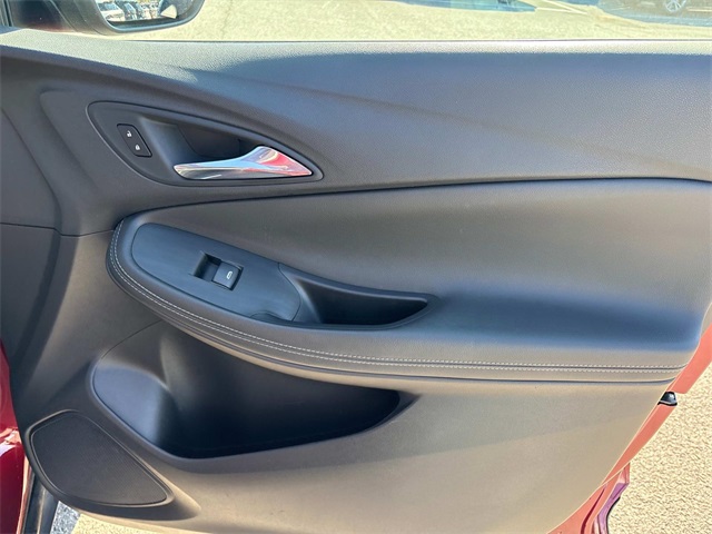 Vehicle image 21 of 32