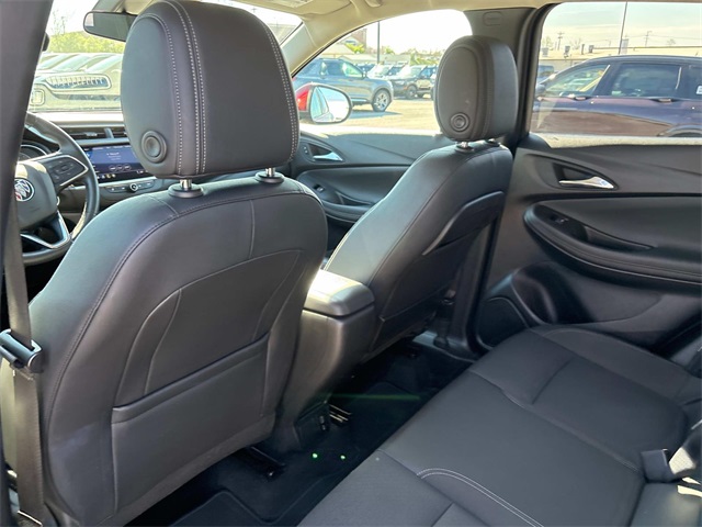 Vehicle image 16 of 32