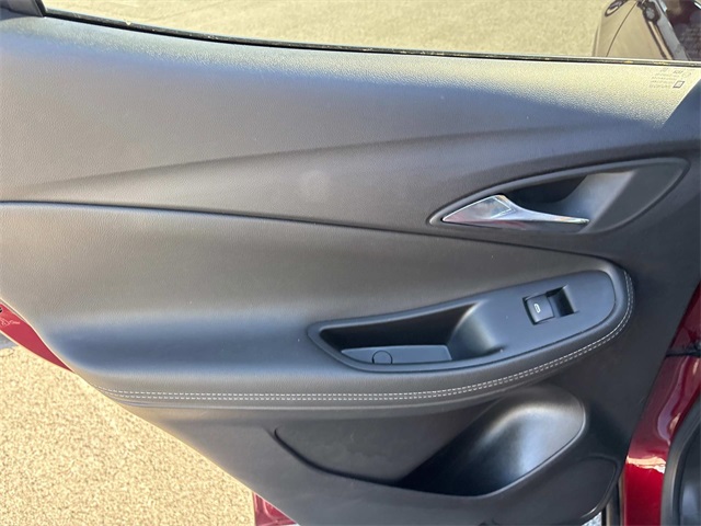 Vehicle image 18 of 32