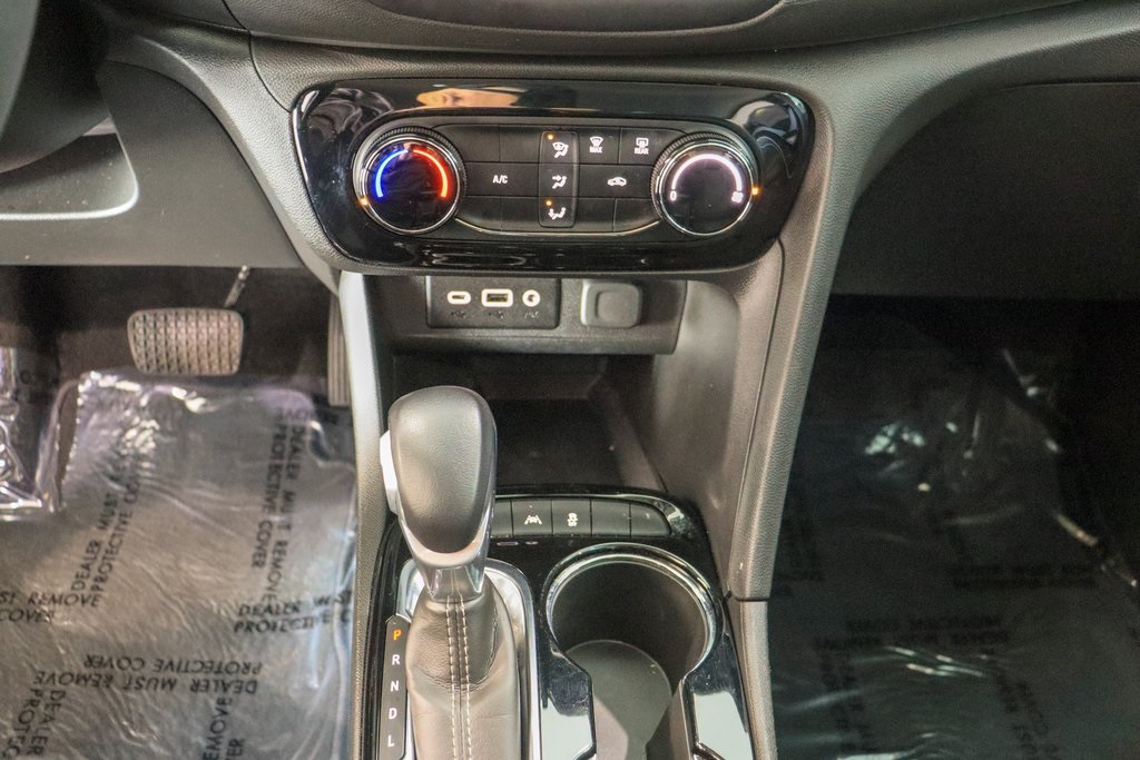 Vehicle image 21 of 25