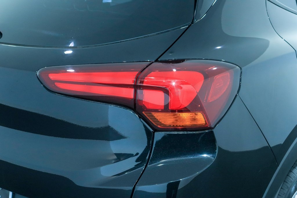 Vehicle image 11 of 25