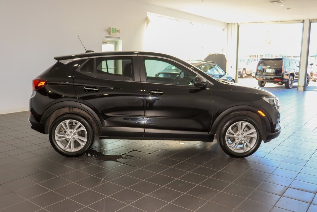 Vehicle image 4 of 25