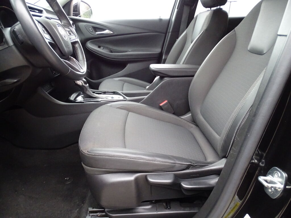 Vehicle image 24 of 32