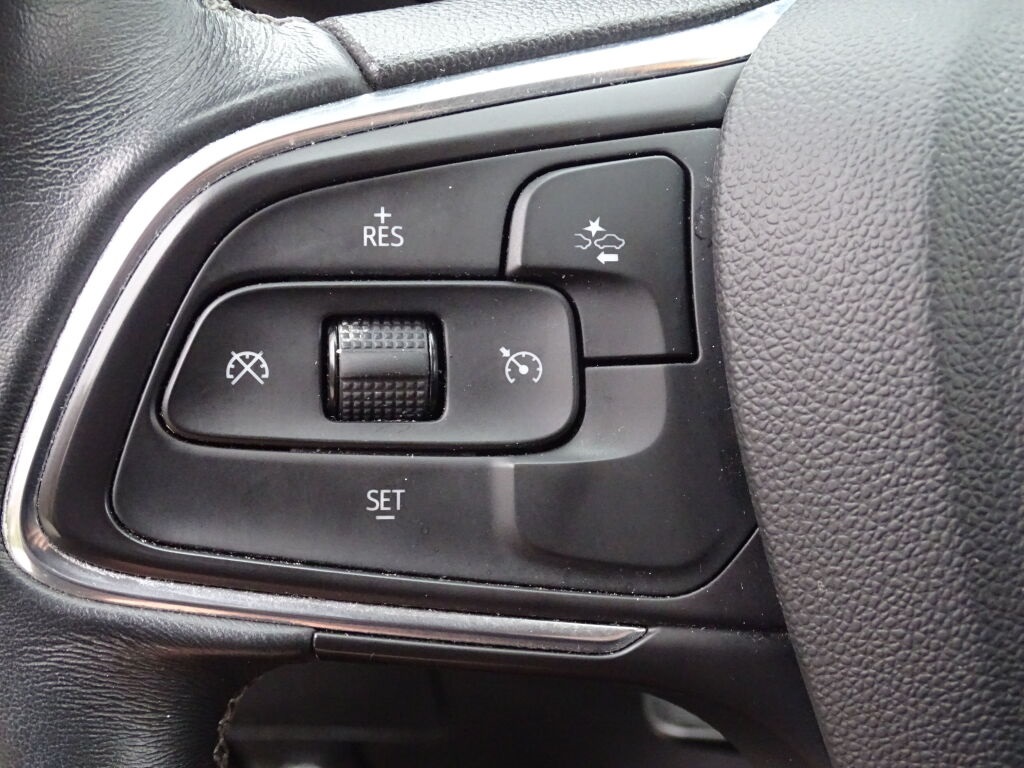 Vehicle image 29 of 32