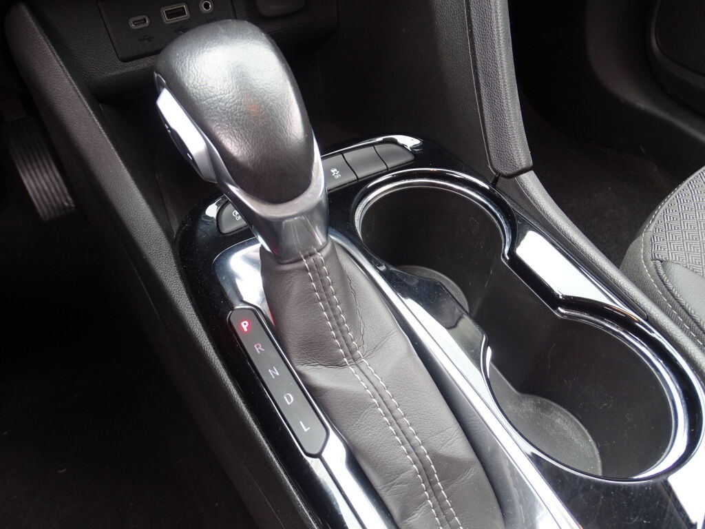 Vehicle image 28 of 32