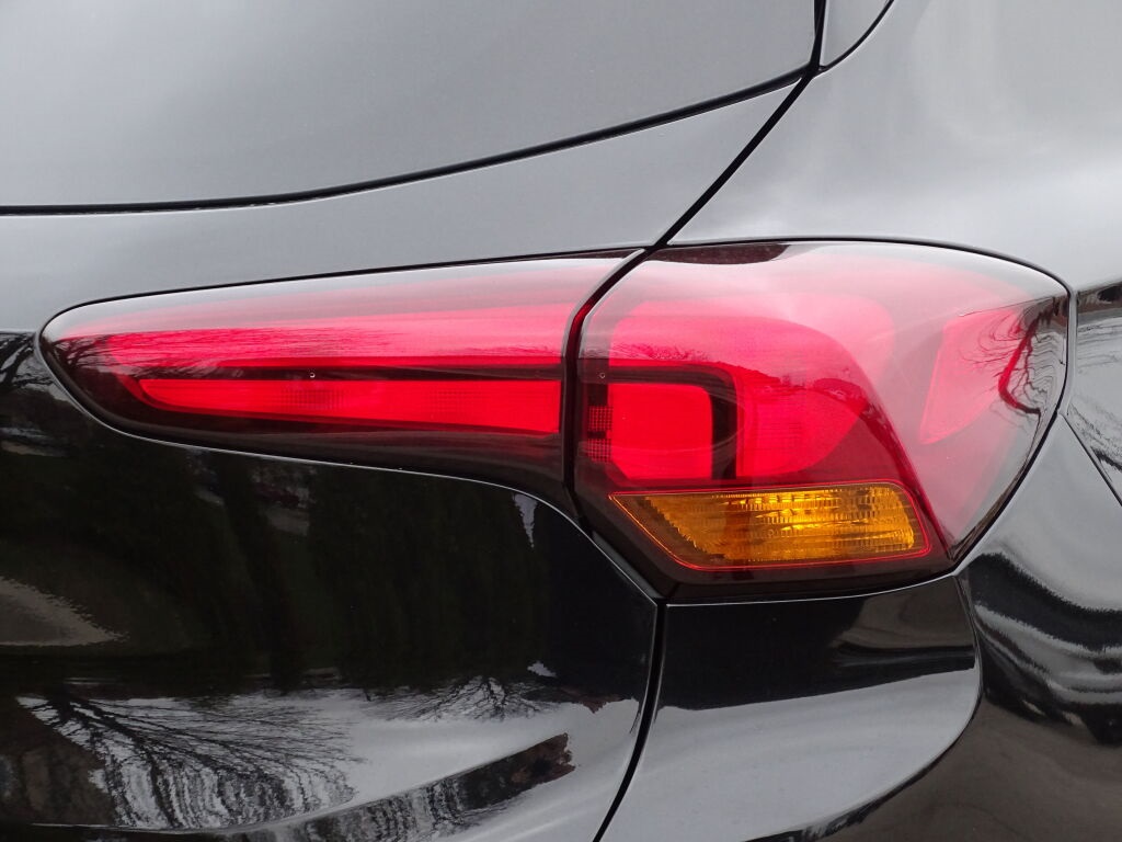 Vehicle image 16 of 32