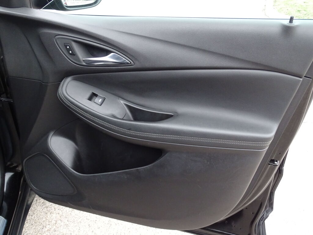 Vehicle image 11 of 32