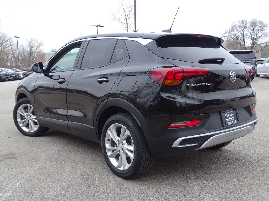Vehicle image 8 of 32