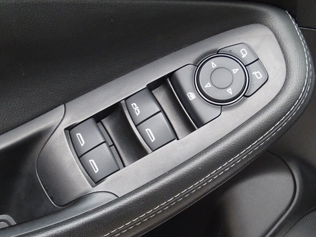 Vehicle image 22 of 32
