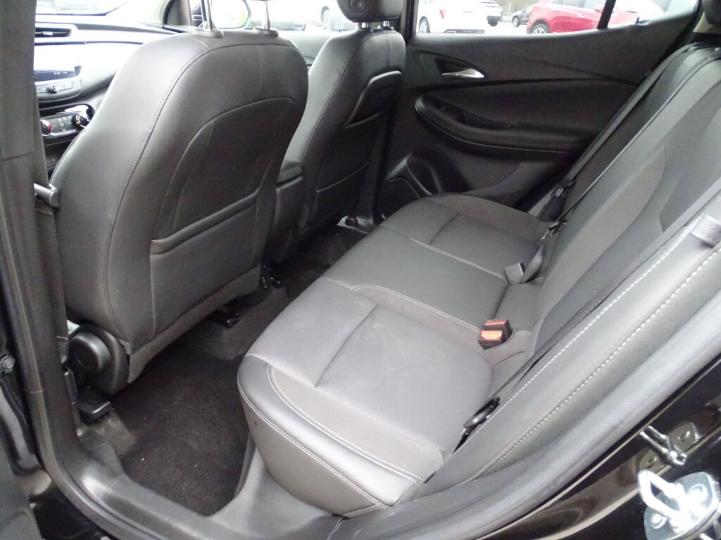 Vehicle image 19 of 32