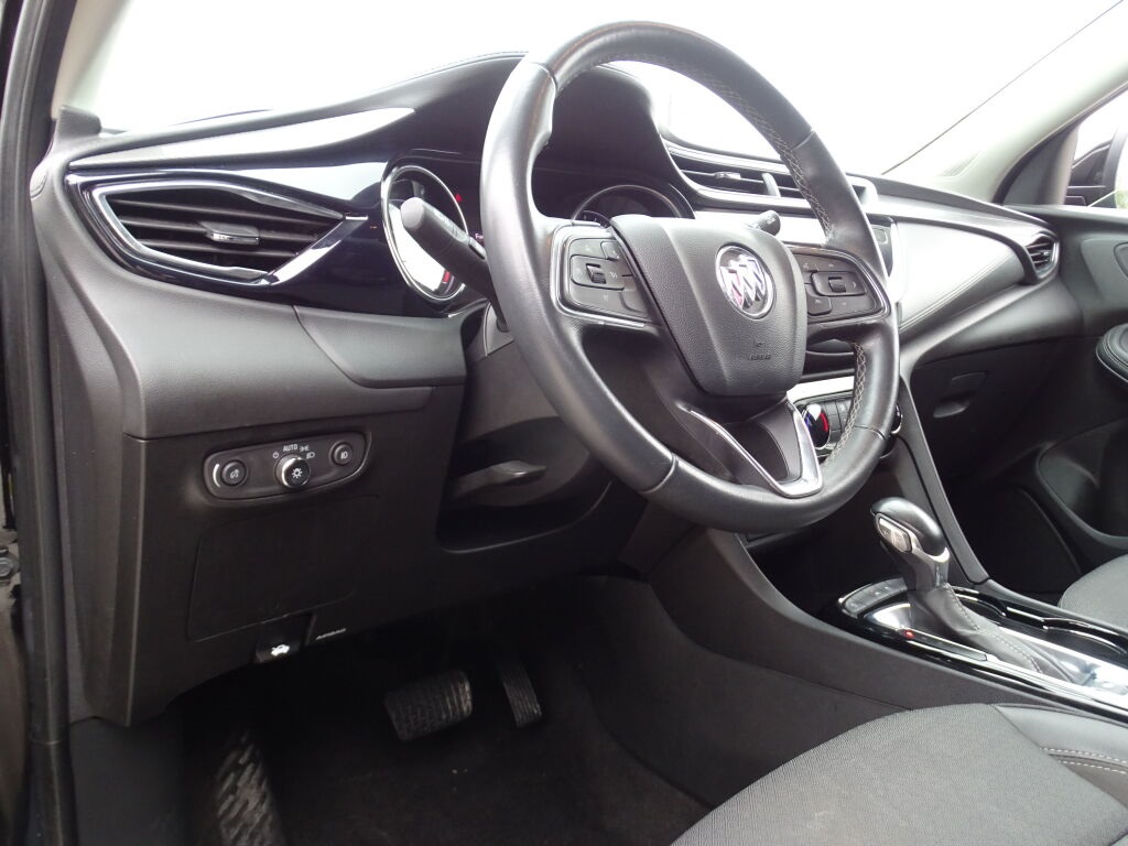 Vehicle image 23 of 32
