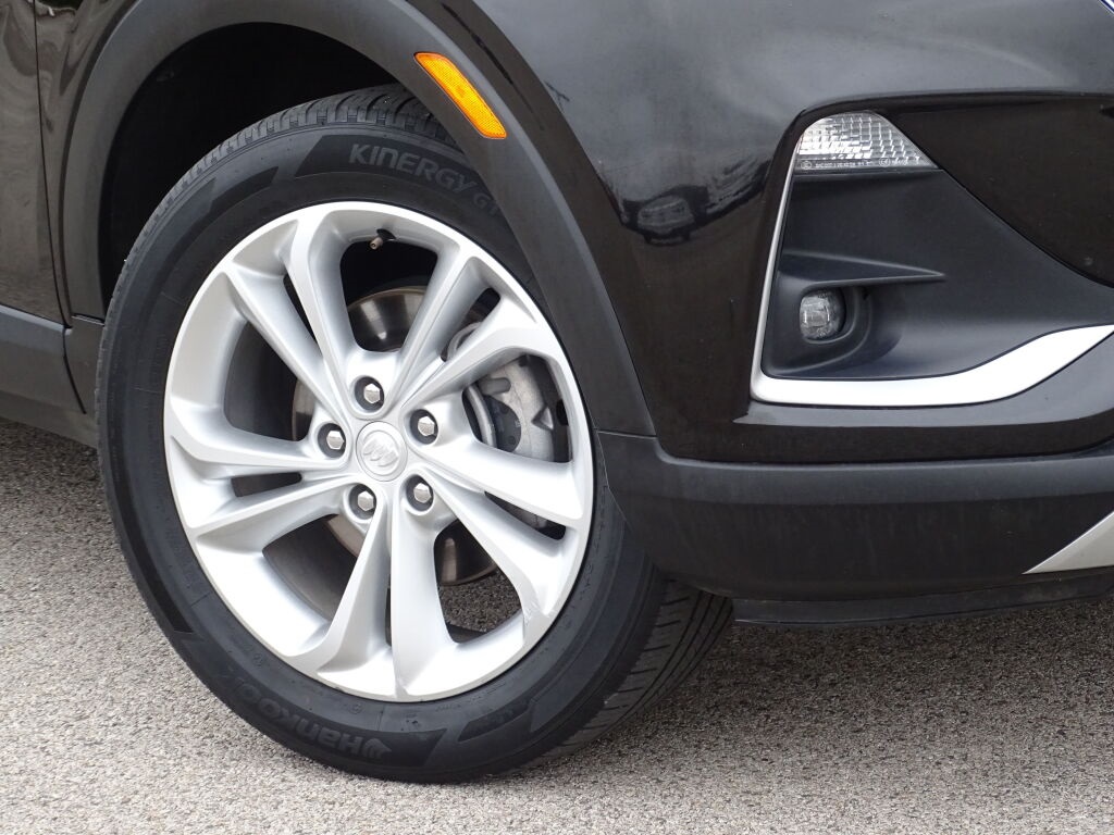 Vehicle image 10 of 32