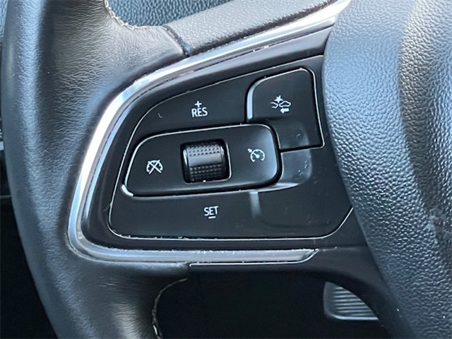 Vehicle image 26 of 32