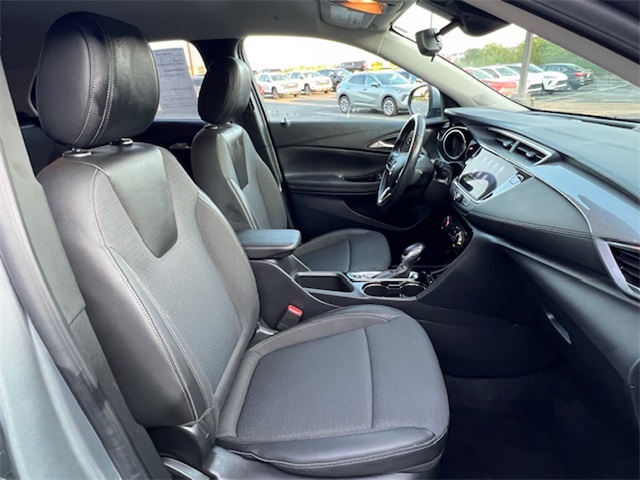 Vehicle image 17 of 32