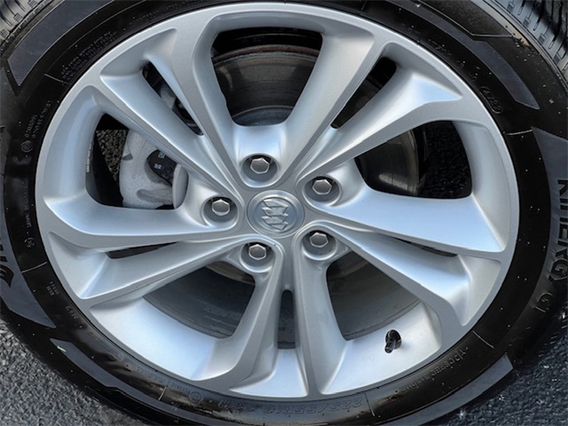 Vehicle image 11 of 32