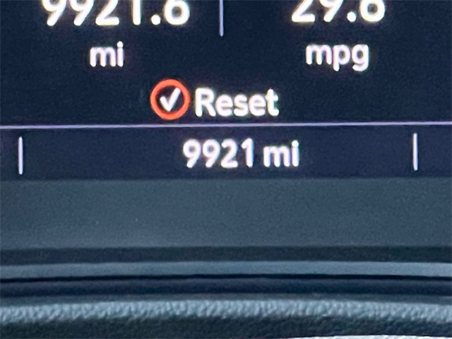 Vehicle image 29 of 32
