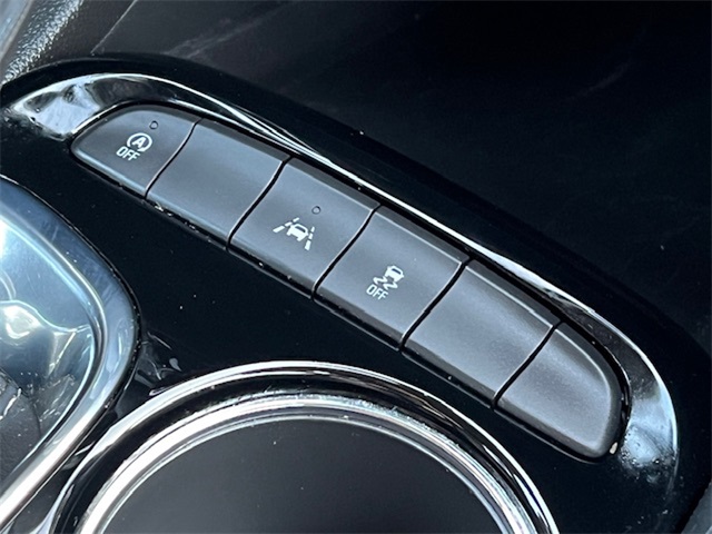 Vehicle image 23 of 32