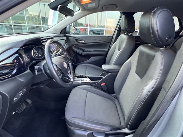 Vehicle image 13 of 32