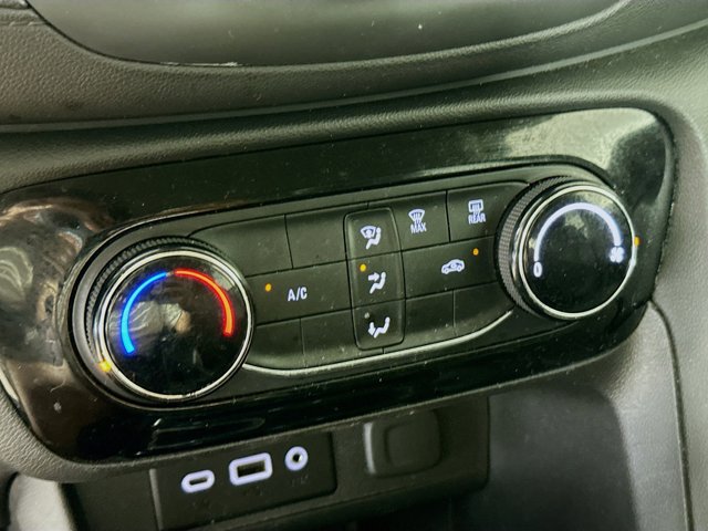 Vehicle image 28 of 33