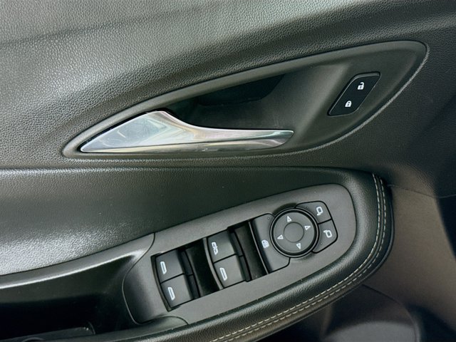 Vehicle image 24 of 33