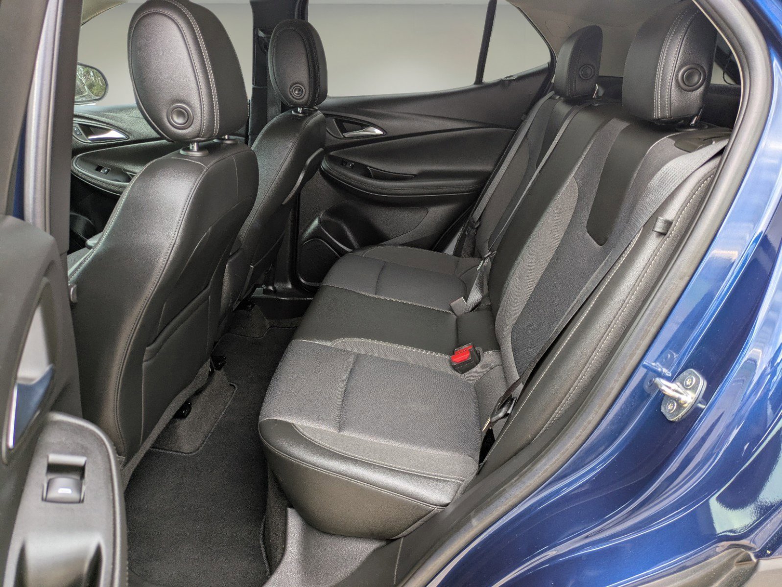 Vehicle image 10 of 23