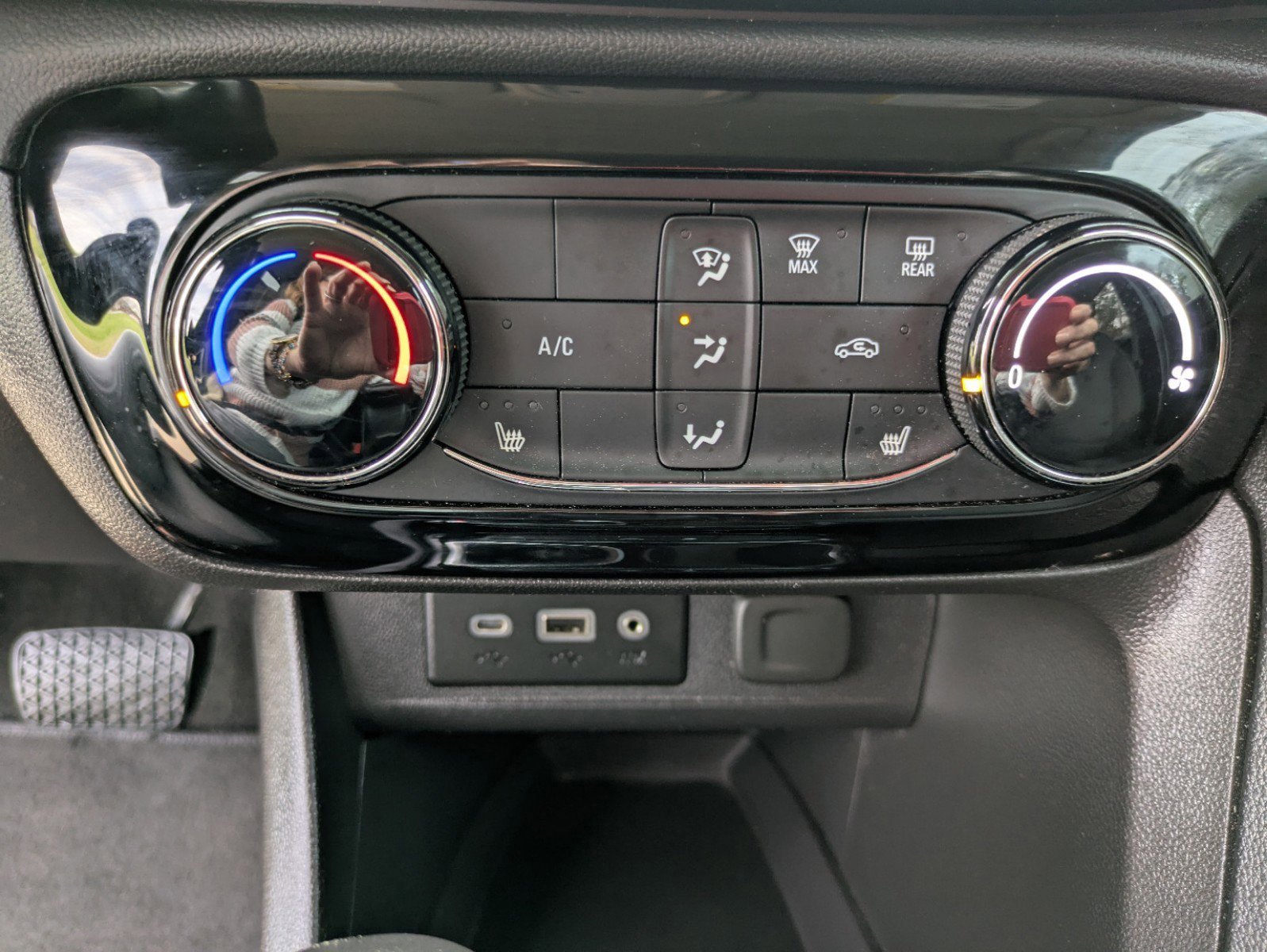 Vehicle image 19 of 23