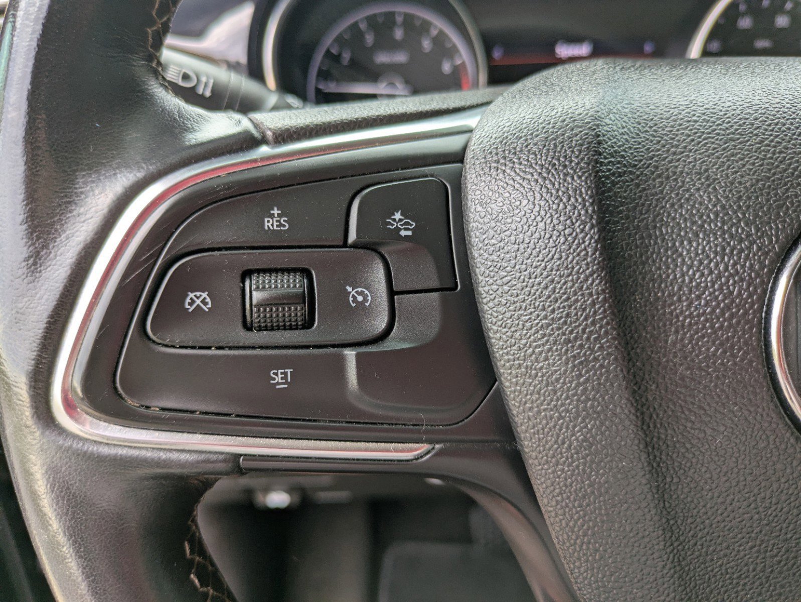 Vehicle image 16 of 23