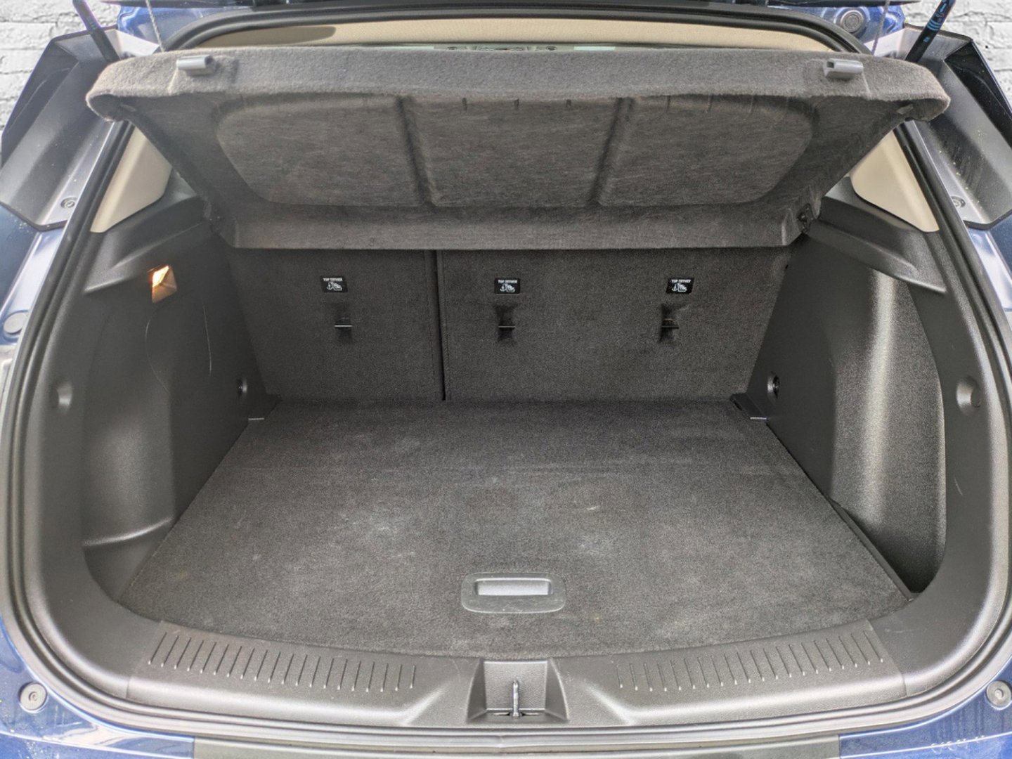 Vehicle image 8 of 23