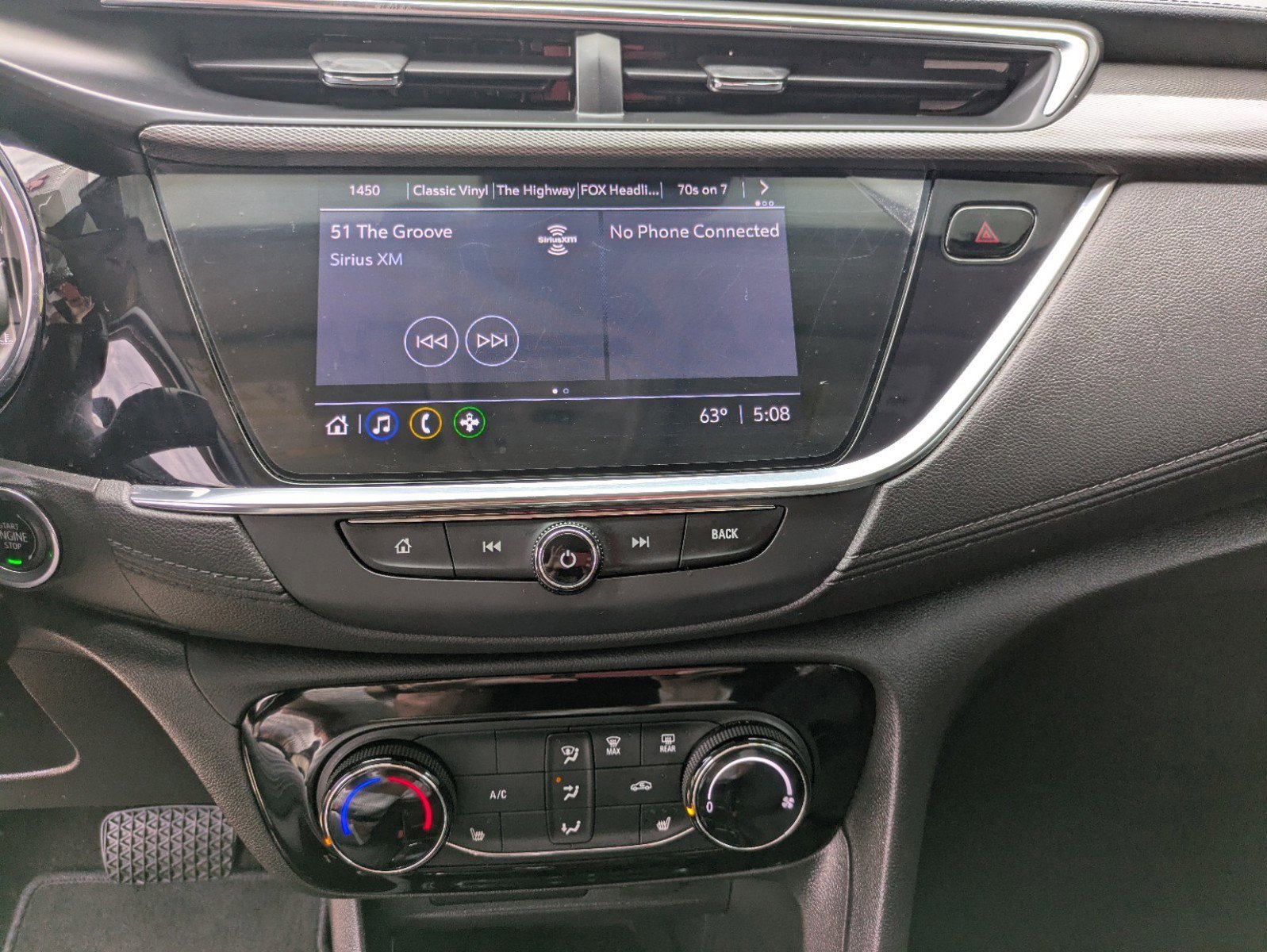 Vehicle image 17 of 23