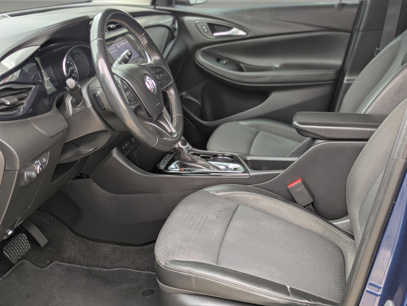 Vehicle image 13 of 23
