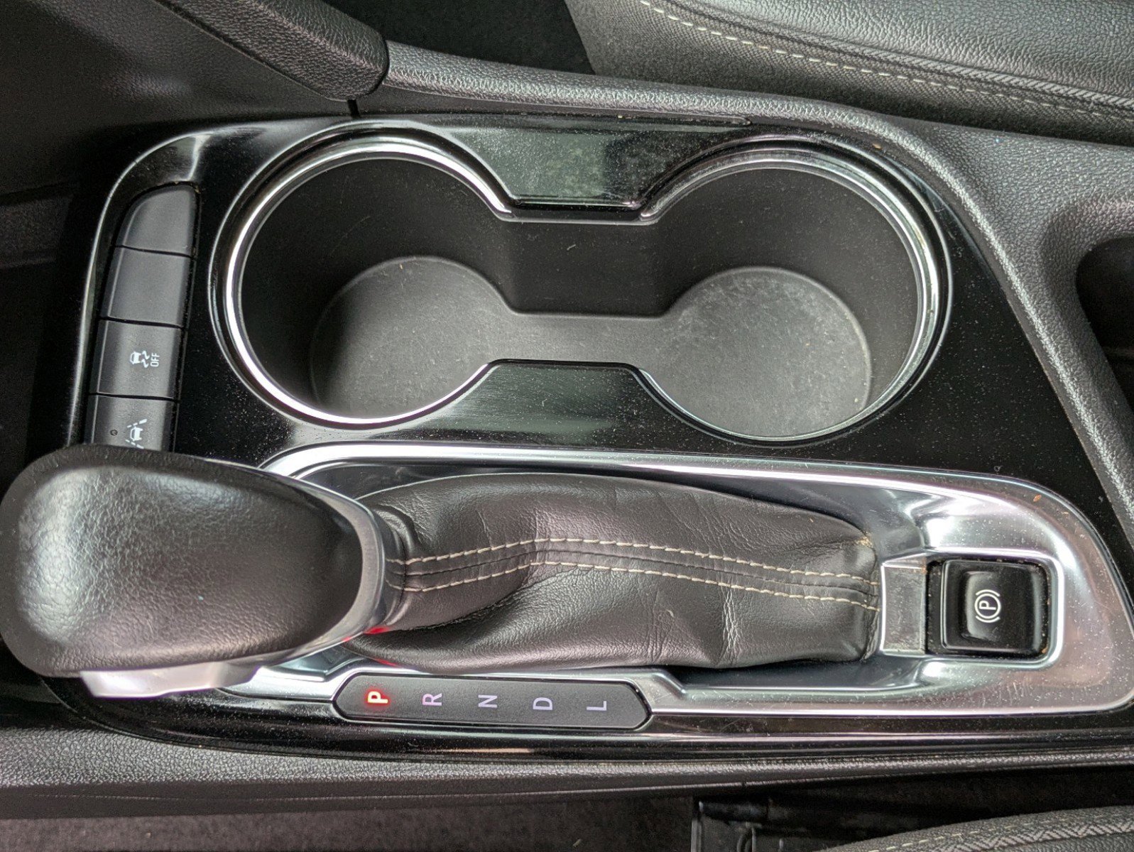 Vehicle image 21 of 23