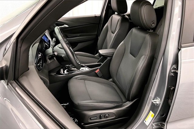 Vehicle image 11 of 35