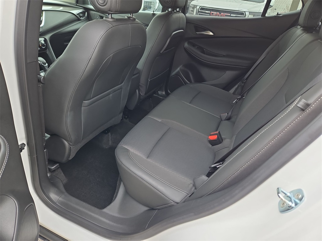 Vehicle image 24 of 33
