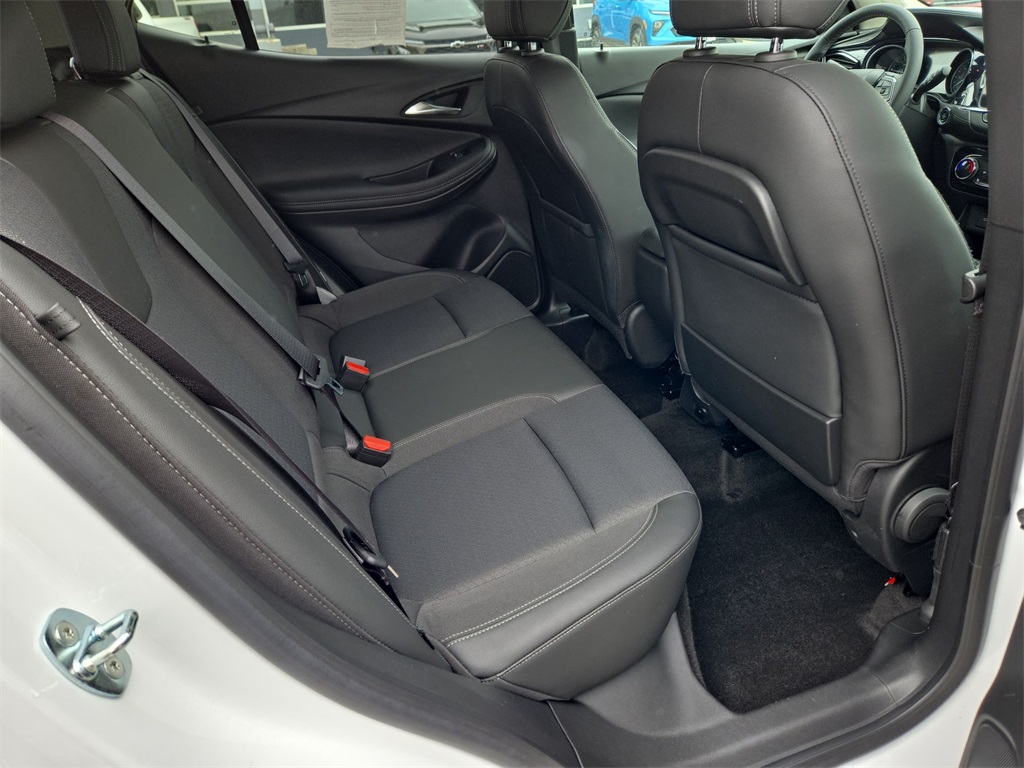 Vehicle image 26 of 33